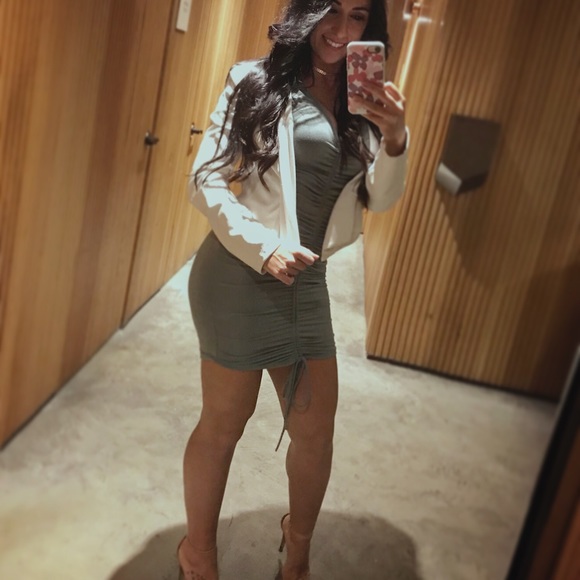 Meet your Posher, Jess - Picture 1 of 5